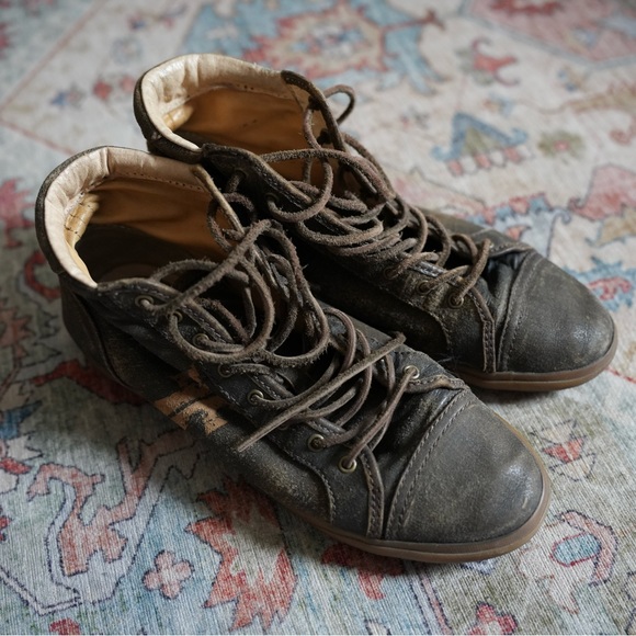 LEATHER FRYE DISTRESSED BROWN KIRA HIGH TOP SNEAKERS SIZE 7.5 - Picture 5 of 15